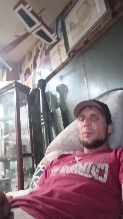 DoitDirt93 live cam on Cam4