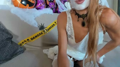 DolceEli00 live cam on Cam4