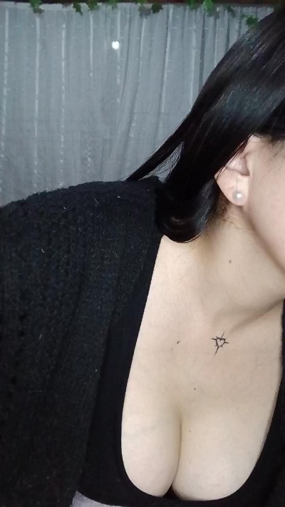 DolceNazz live cam on Cam4