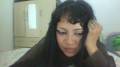 Doll_dollys_ live cam on Cam4