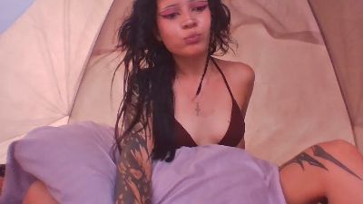Doll_dollys_ live cam on Cam4