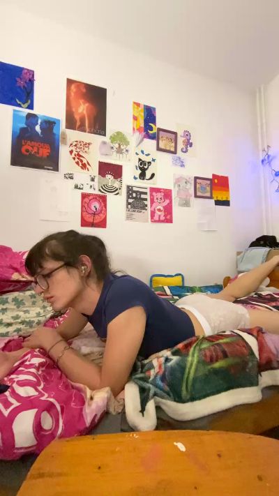 Dollya live cam on Cam4