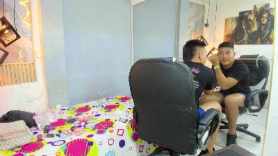 DominantBoy4 live cam on Cam4