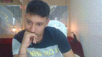 DominantBoy4 live cam on Cam4