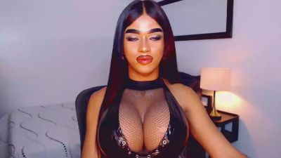 DominantLatina live cam on Cam4