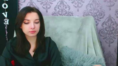 DominantLuna webcam