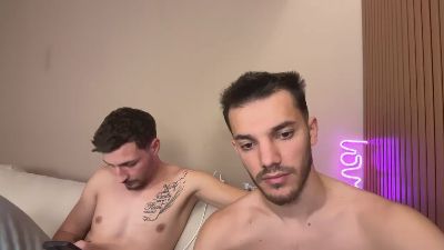 DominicValente live cam on Cam4
