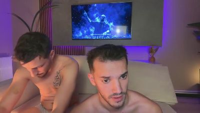 DominicValente live cam on Cam4