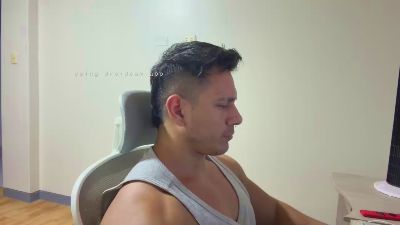DominicVeins live cam on Cam4