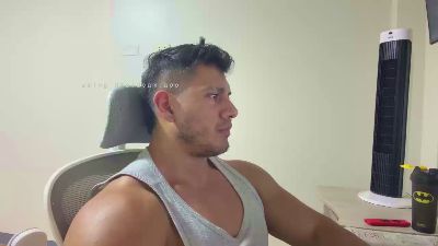 DominicVeins live cam on Cam4
