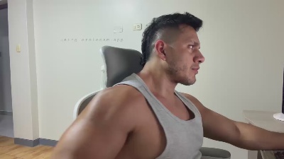 DominicVeins live cam on Cam4