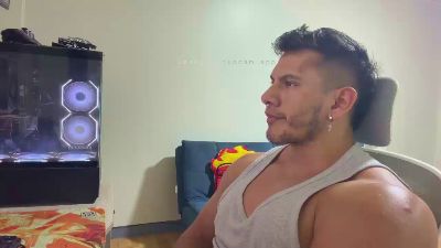 DominicVeins live cam on Cam4