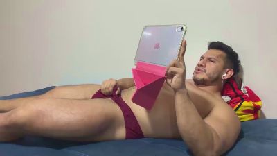 DominicVeins live cam on Cam4