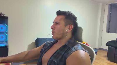 DominicVeins live cam on Cam4