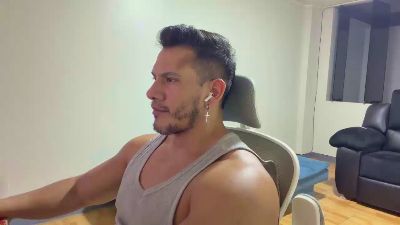 DominicVeins live cam on Cam4