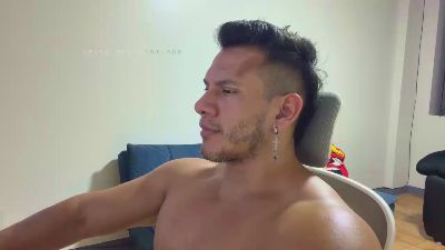 DominicVeins live cam on Cam4