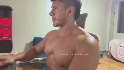 DominicVeins live cam on Cam4