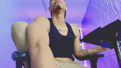Dominic_Max live cam on Cam4