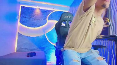 Dominic_Max live cam on Cam4