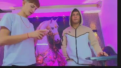 Dominic_Max live cam on Cam4