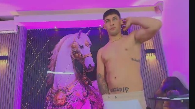 Dominic_Max live cam on Cam4