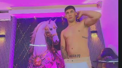 Dominic_Max live cam on Cam4