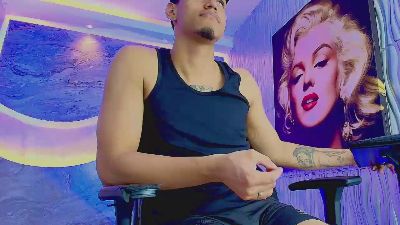 Dominic_Max live cam on Cam4