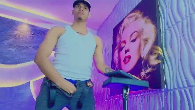 Dominic_Max live cam on Cam4
