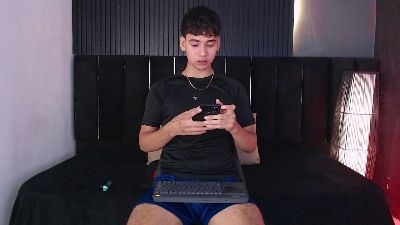 Dominic_ghost live cam on Cam4