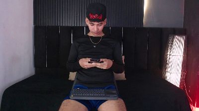 Dominic_ghost live cam on Cam4