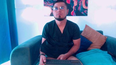 DominikVega live cam on Cam4
