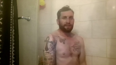 Dongerson222 live cam on Cam4