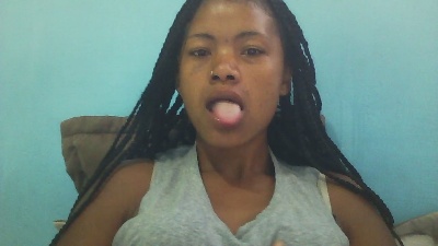 Donie1995 live cam on Cam4