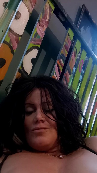 Dontbejelly2 live cam on Cam4