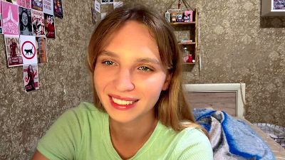 DonyaEnglert live cam on Cam4