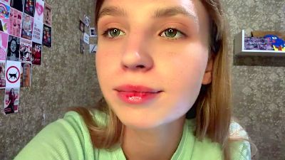 DonyaEnglert live cam on Cam4