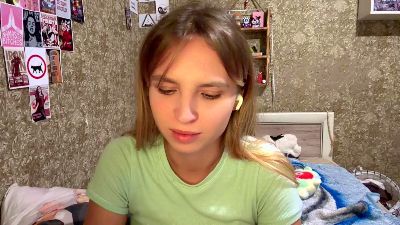 DonyaEnglert live cam on Cam4