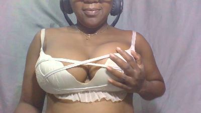 Dorinah live cam on Cam4