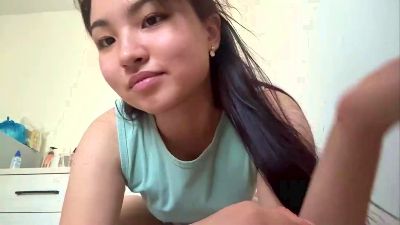 DorothaTieng live cam on Cam4