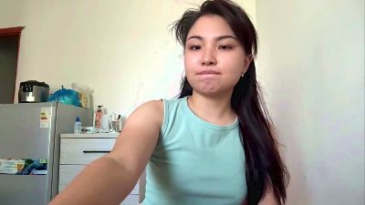 DorothaTieng live cam on Cam4