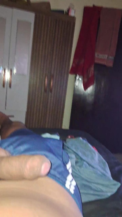 Dot085 live cam on Cam4