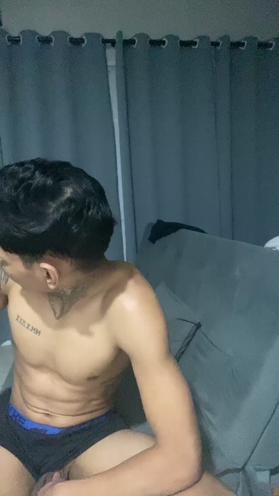 Dotado23cmxxlpp live cam on Cam4