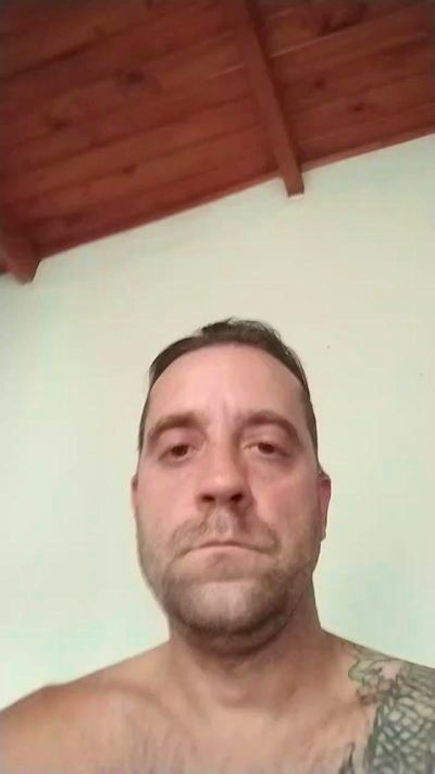 Dotadoboedo live male webcam from Argentina