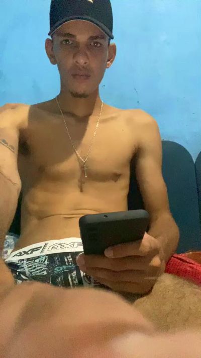 Dotadonovin19cm live cam on Cam4