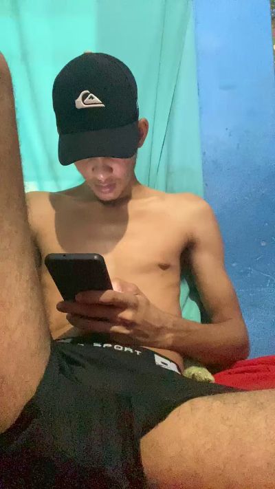 Dotadonovin19cm live cam on Cam4