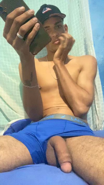 Dotadonovin19cm live cam on Cam4