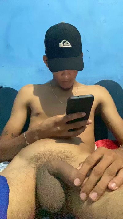 Dotadonovin19cm live cam on Cam4