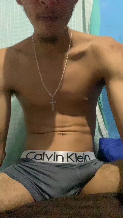 Dotadonovin19cm live cam on Cam4