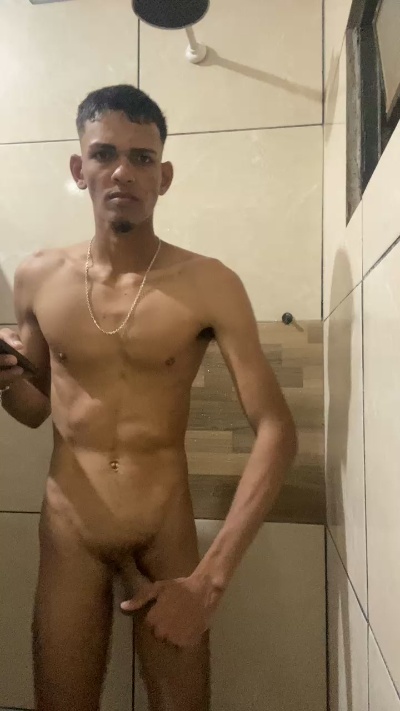 Dotadonovin19cm live cam on Cam4
