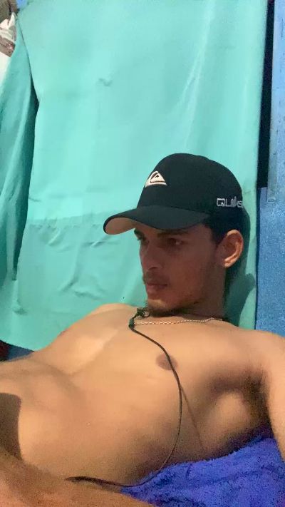 Dotadonovin19cm live cam on Cam4